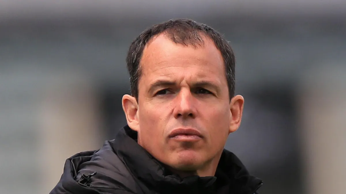 Sunderland Boss Le Bris Hails Arsenal as Europe’s Top Side Ahead of Showdown