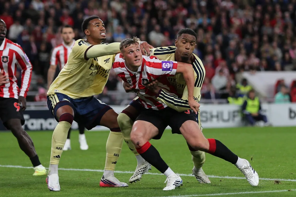 Arsenal Seek Answers From Pro Ref Chief Howard Webb After Controversial Sunderland Penalty Call