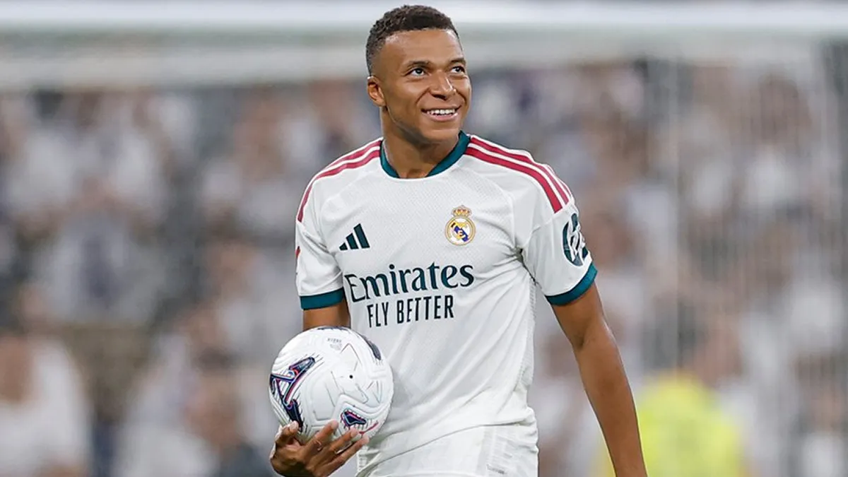 Mbappé Confirmed in Real Madrid’s Line‑up for Elche Clash – Mourinho’s Tactical Shift Unveiled
