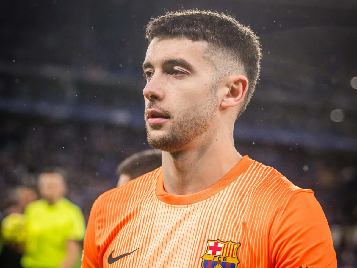 Barcelona Goalkeeper Joan Garcia Sidelined by Knee Injury After Dominant 7-2 Victory