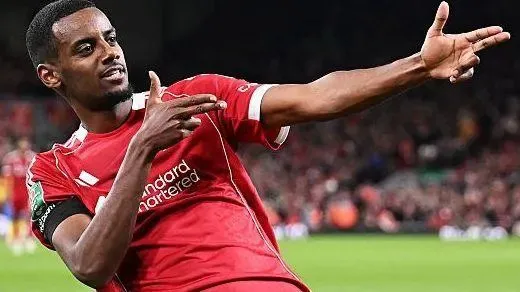 Alexander Isak Reflects on British-Record Liverpool Move and Revival Under Iraola