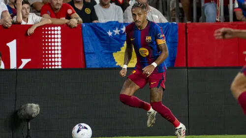 Raphinha Hat-Trick Powers Barcelona Past Sevilla in La Liga Title Push
