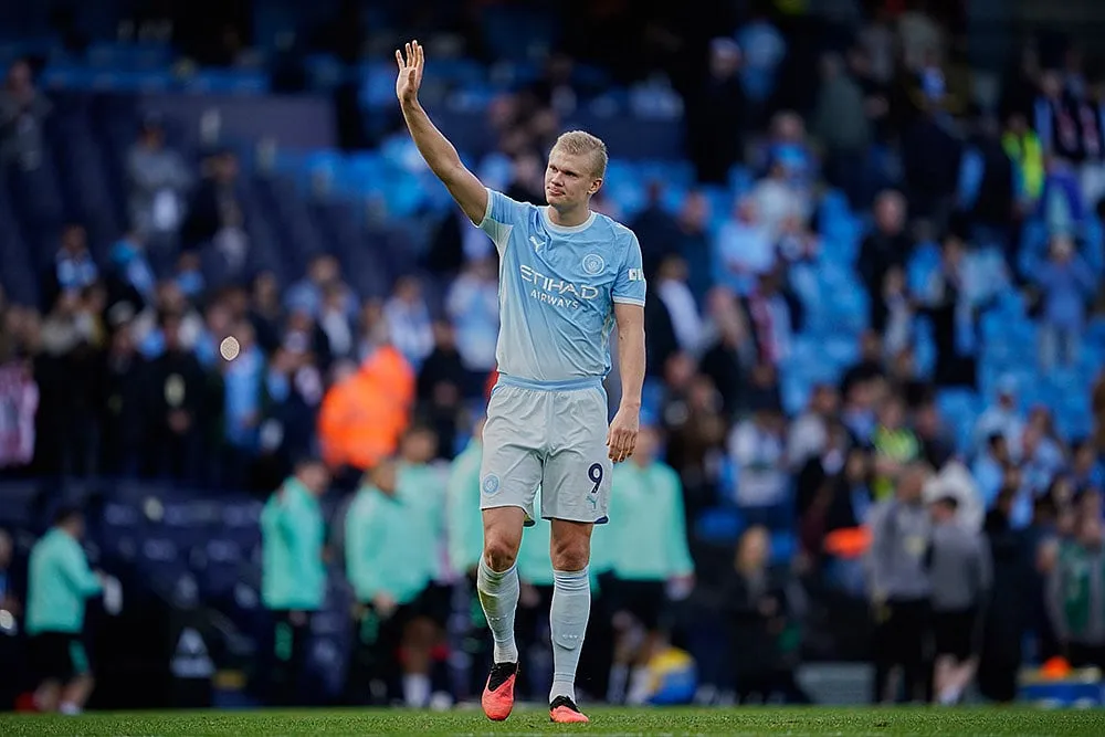 Manchester City Edge Sunderland in Eight-Goal Etihad Thriller to Maintain Perfect Record