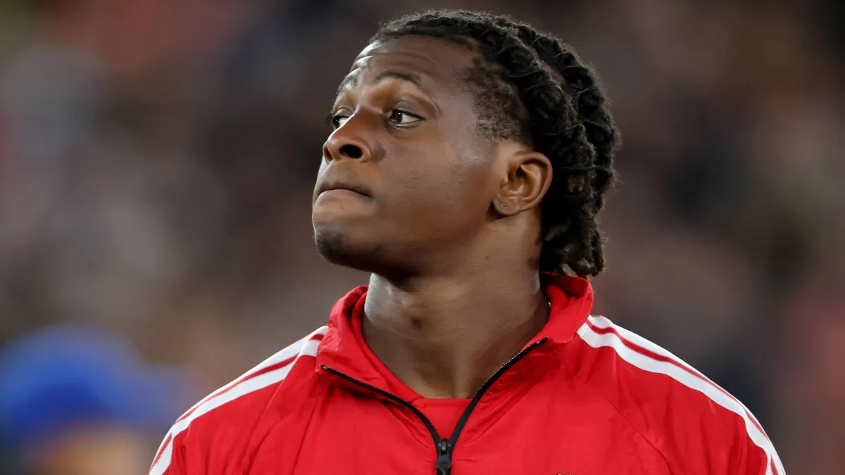 Manchester United’s Dorgu Faces a Crucial Decision: Wing or Full-Back?