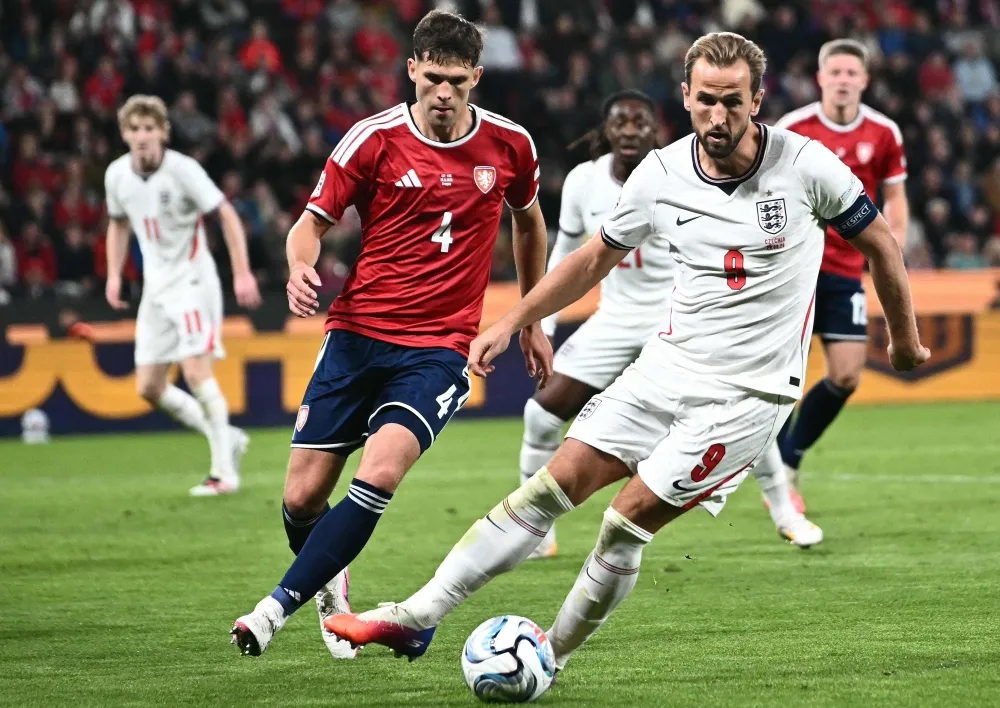 England finally break Czech resistance with Nations League opener