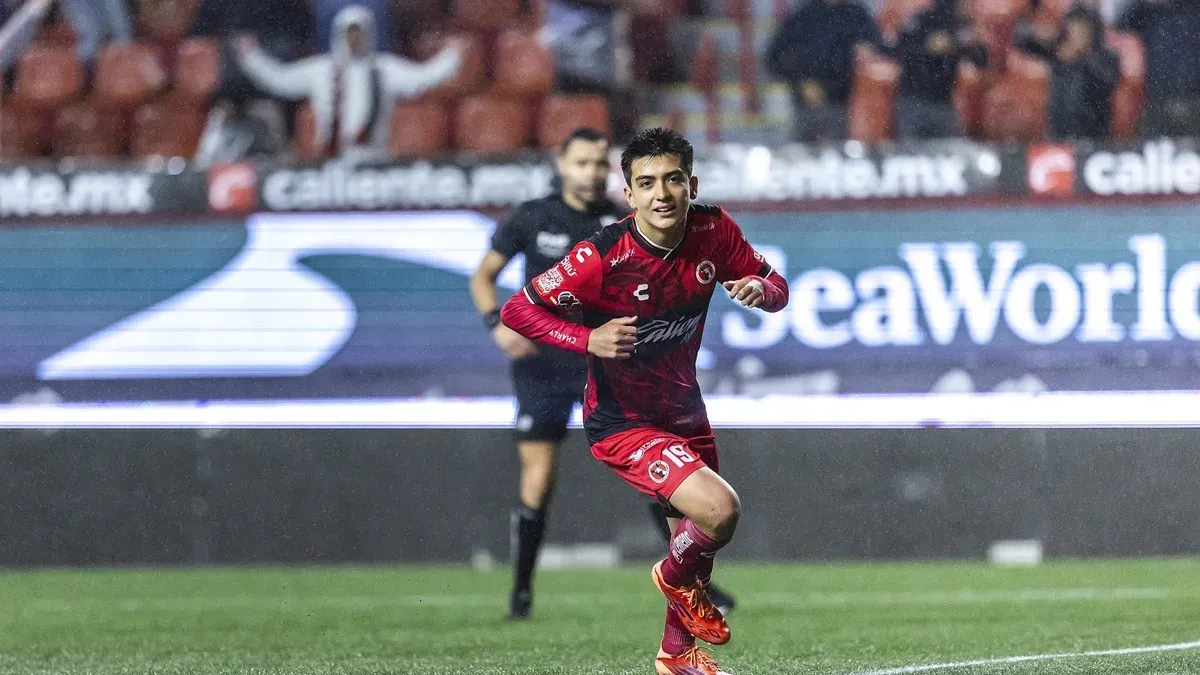 Liverpool edges ahead of Arsenal in race for Gilberto Mora, sending shockwaves through Premier League transfer market