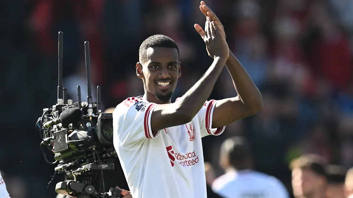 Graeme Souness warns Liverpool of fragile attacking duo amid Isak injury concerns and Barcola breakthrough