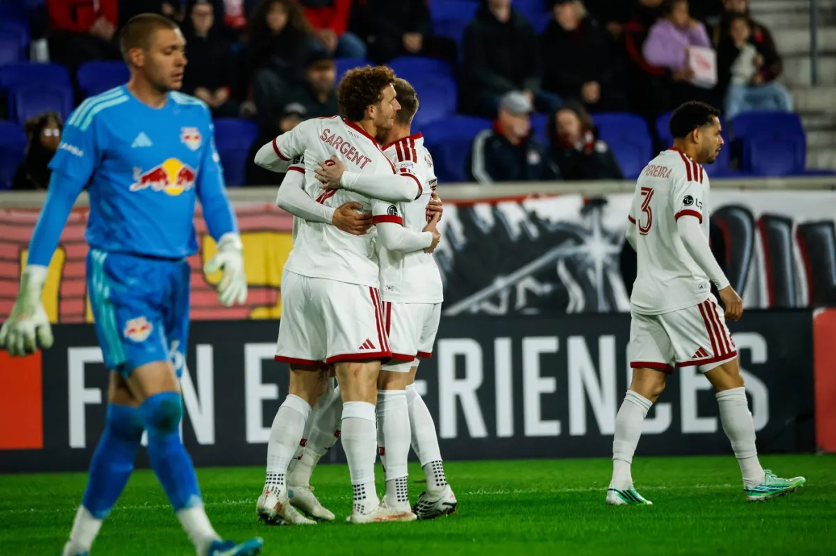 Toronto FC clinches playoff push with dramatic 2-0 win over New York Red Bulls
