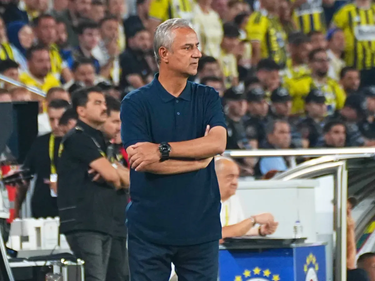 Fenerbahçe vs. Slavia Prague: Tactical Battles and Defensive Vulnerabilities Set for a High-Octane Champions League Clash