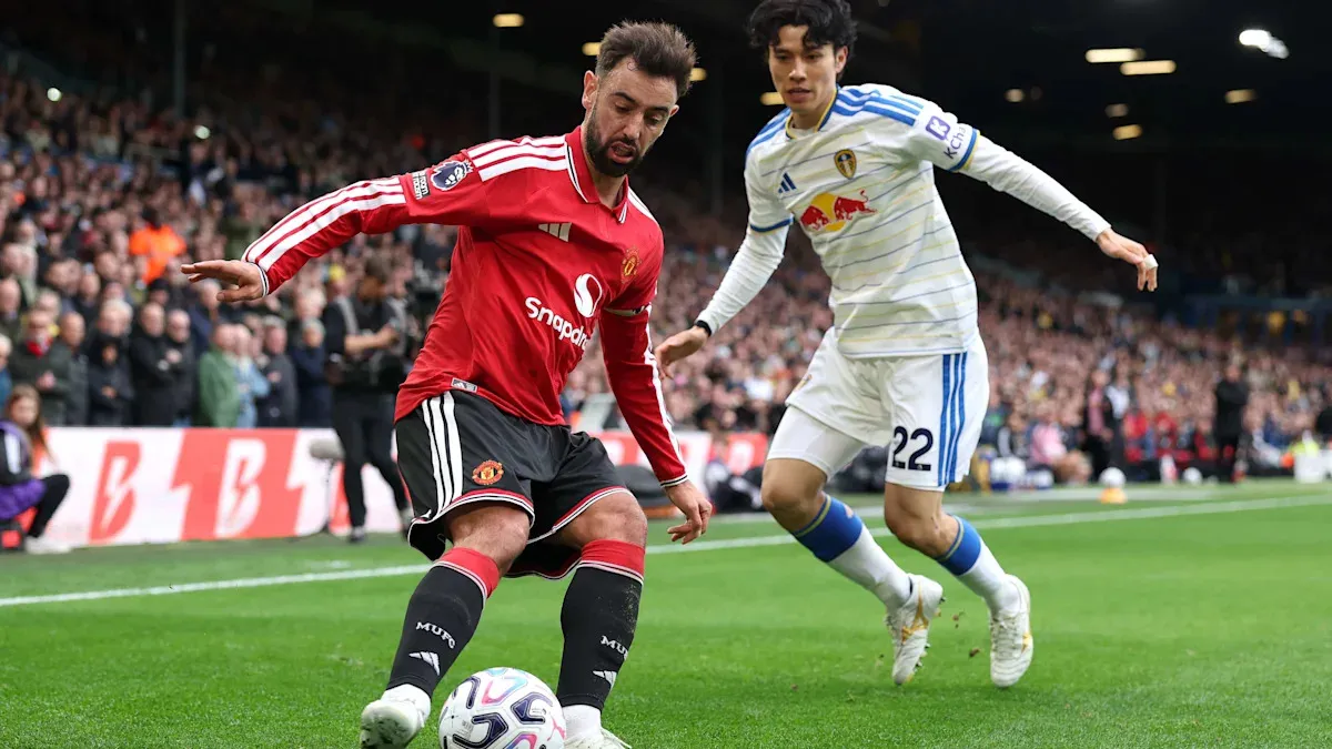 Bruno Fernandes’ United future hangs in balance as contract talks stall over club’s direction