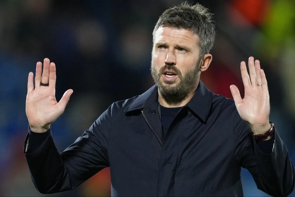 Michael Carrick Facing Mounting Pressure at Manchester United Following Como Collapse