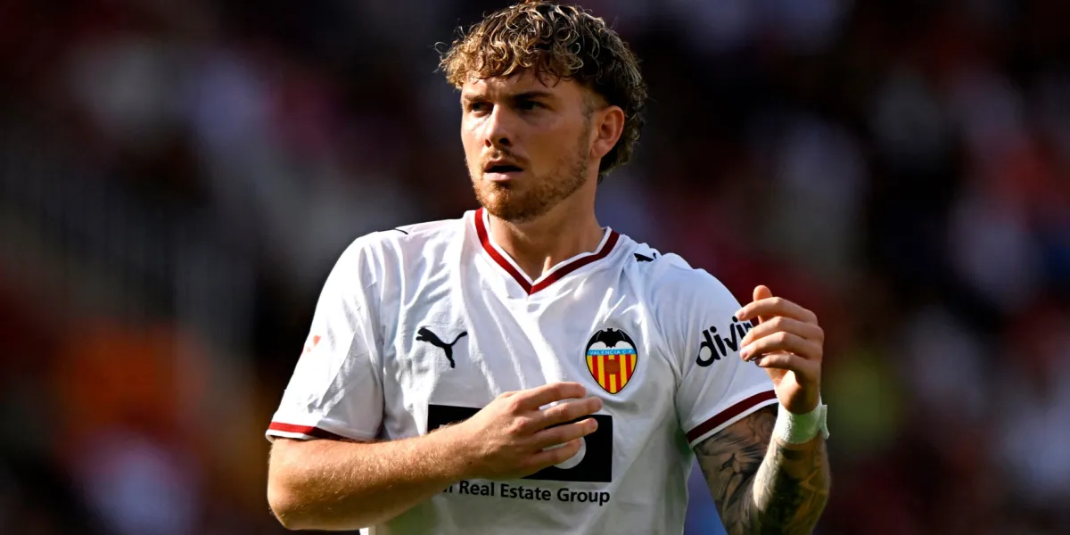 Harvey Elliott’s Valencia Loan Spell Collapses Under Pressure as Manager Delivers Stark Warning